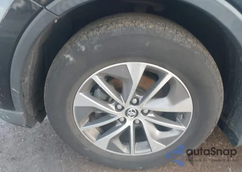 2018 Toyota Rav4 Hybrid Xle z USA, uszkodzony, nr VIN JTMRJREV4JD172555